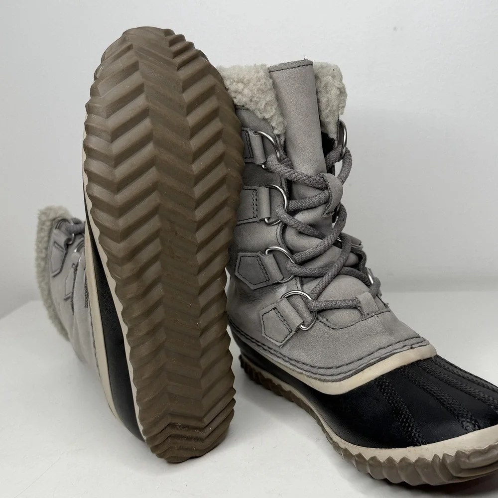 Sorel Boots Womens Size 6 Gray Waterproof‎ Lace Up Faux Fur Snow NL2649-052
